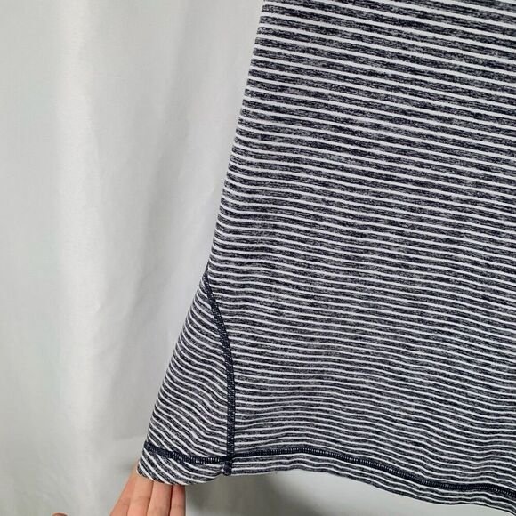 Zella Tank Top Women's Medium Grey Striped Round Neck Pullover Top - Picture 4 of 11